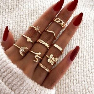 3/$30 💛 Dainty Ring Set